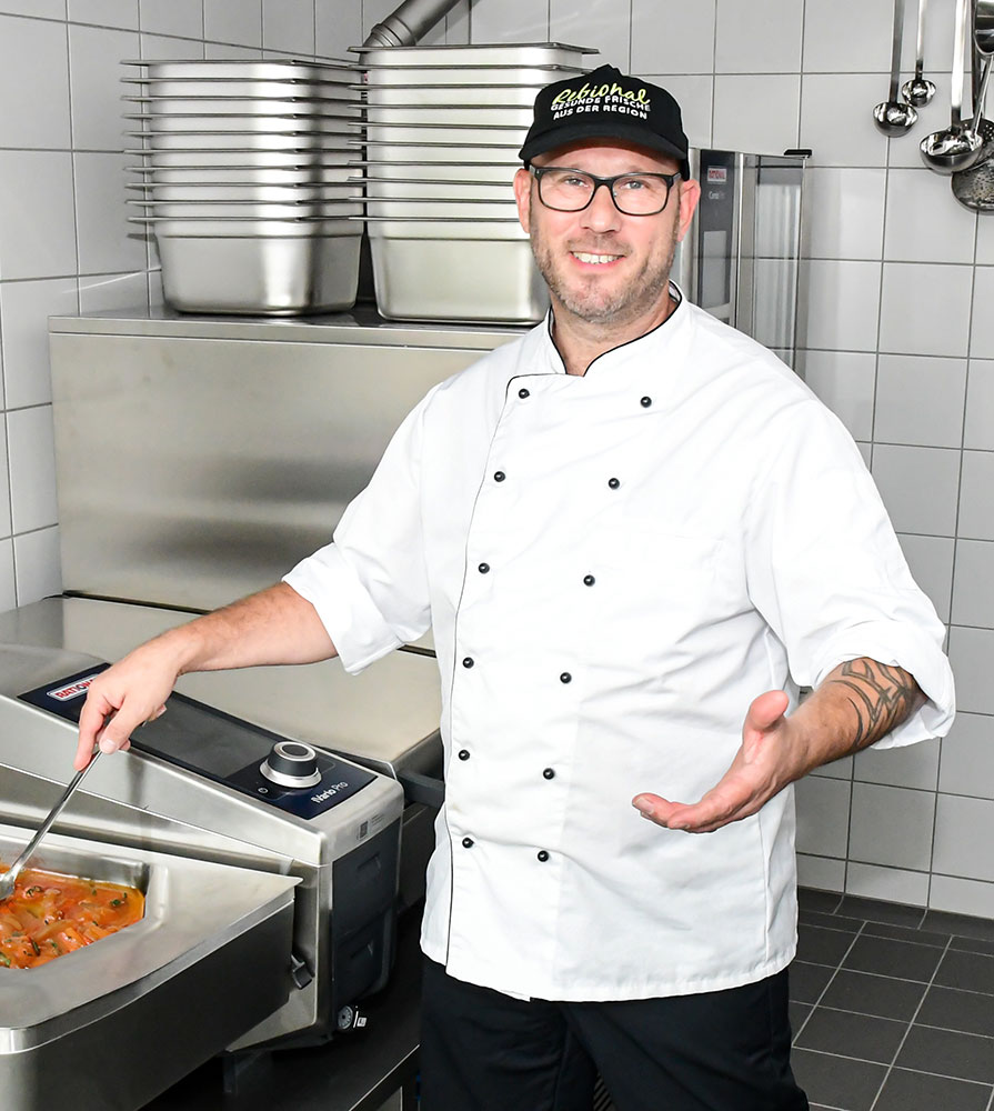 Koch Daniel Wick in der Kauerei Küche
